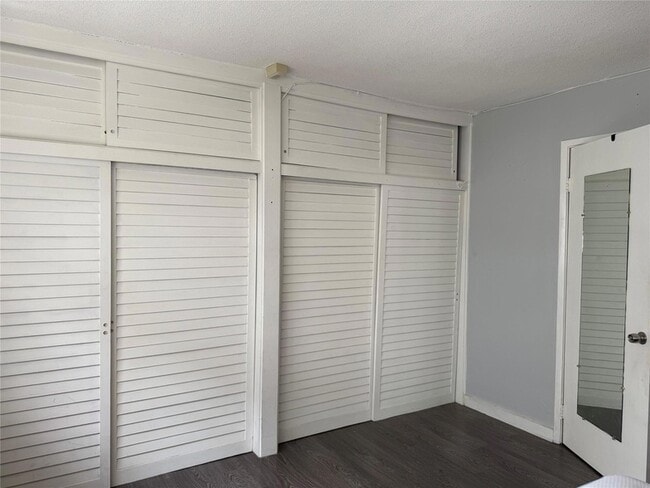 Photo - 1110 N Riverside Dr Unit 9