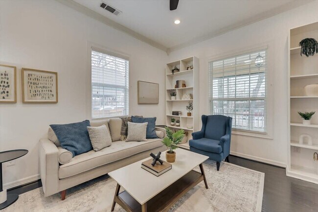 Photo - 909 Elsbeth St Unit ID1019507P