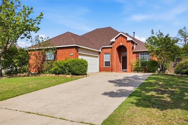 Building Photo - 2305 Orchid Dr