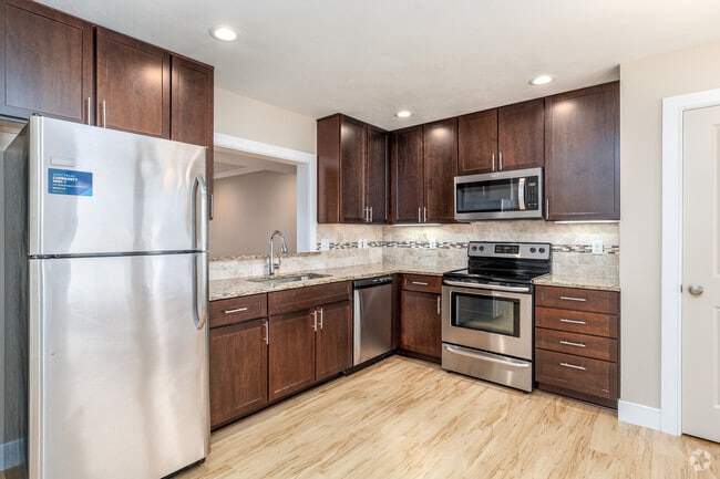 2BR, 1.5BA - 1,200SF - Kitchen - Lewiston Properties