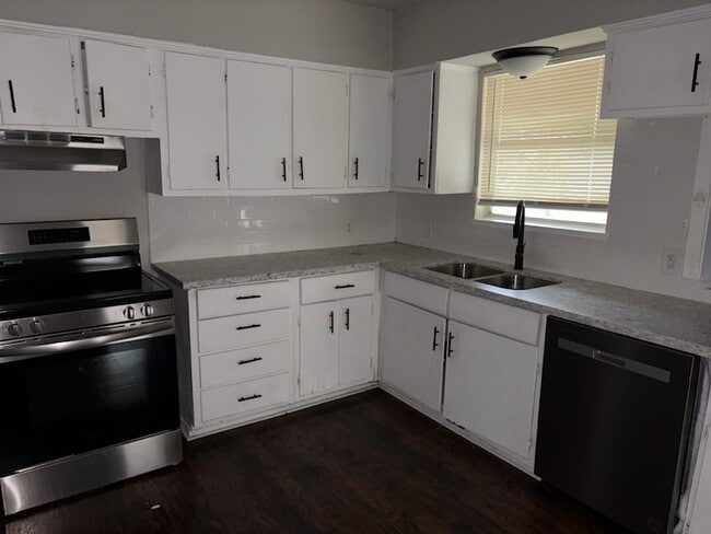 Photo - 6122 Glenhurst Dr