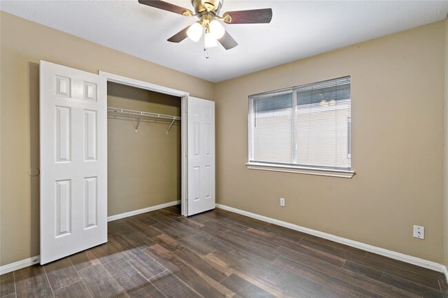 Photo - 2418 Orchard Run Way