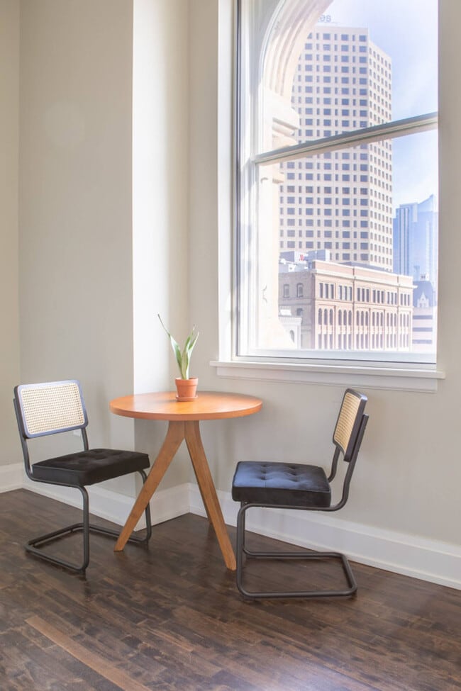 Photo - 225 E Michigan St Unit ID1379015P