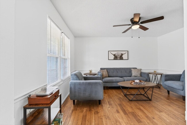 Building Photo - 646 Fox Plains Dr Unit SI ID1566315P