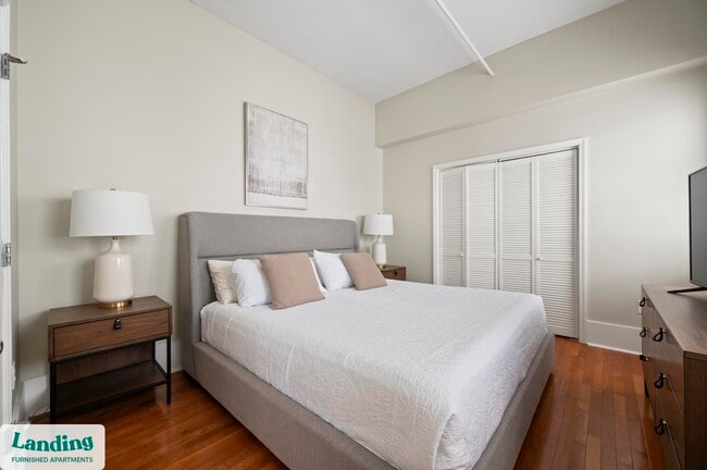 Photo - 211 Union St Unit 813