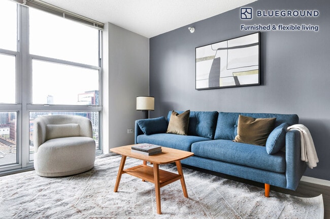 Building Photo - 180 N Jefferson St Unit FL15-ID1332