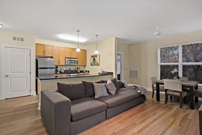 Building Photo - 615 S Columbus St Unit SI ID1473417P