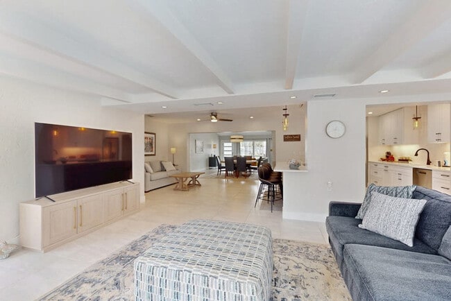 Building Photo - 235 N Adams Dr Unit SI ID1591400P
