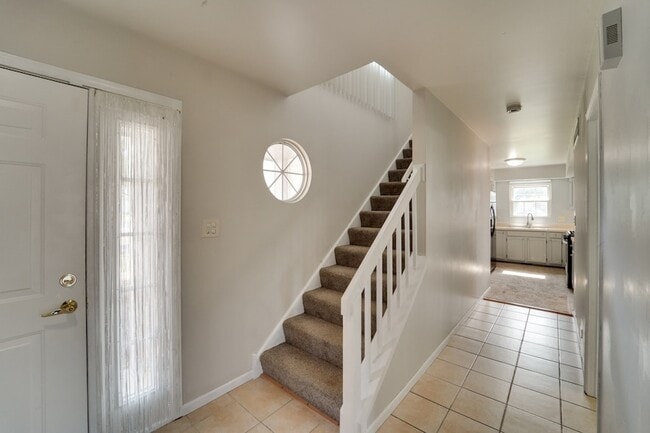 Photo - 1008 Southbridge Ln