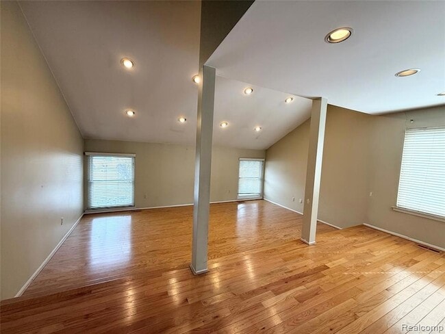 Photo - 6842 Indian Creek Dr