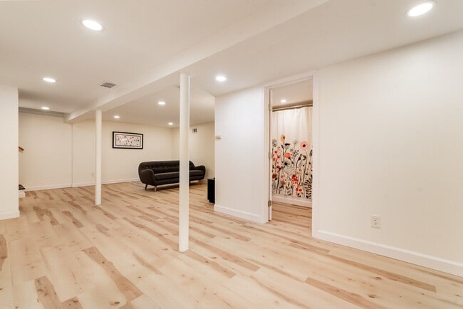 Photo - 35 Alpha Dr Unit SI ID1472885P