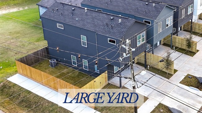 Building Photo - 1203 Dewalt St