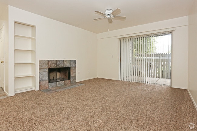 1BR, 1BA - 740 SF - Canyon Springs