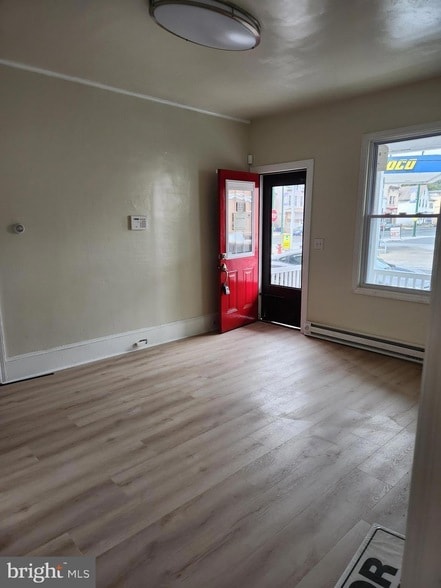 Photo - 4 E Lawton St