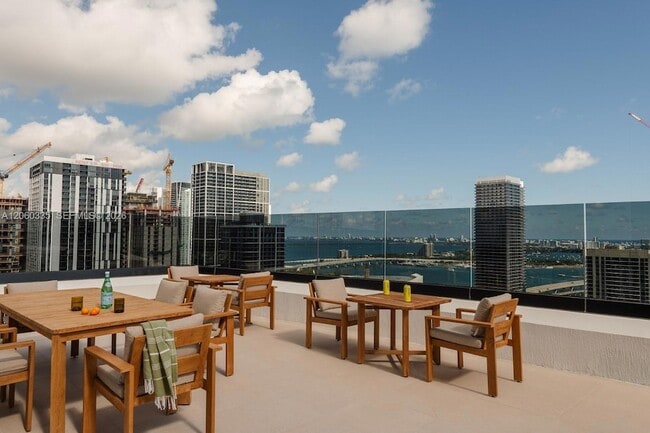 Building Photo - 225 N Miami Ave Unit 1810