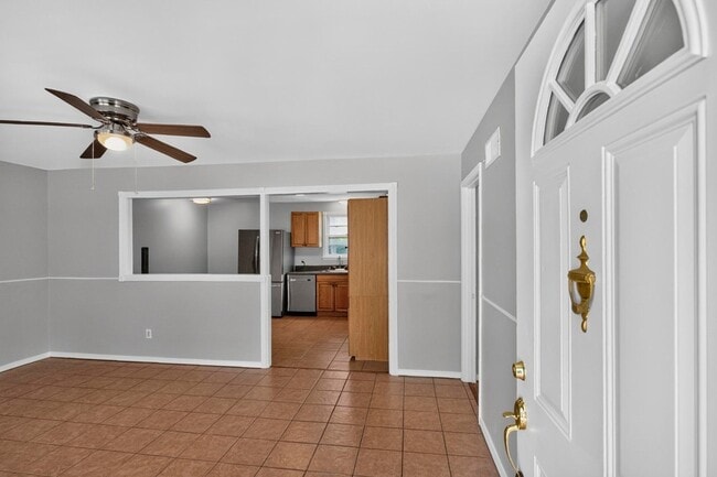 Photo - 261 Eisenhower Dr