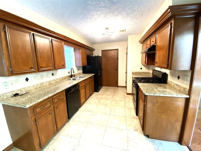 Photo - 22522 Smokey Hill Dr