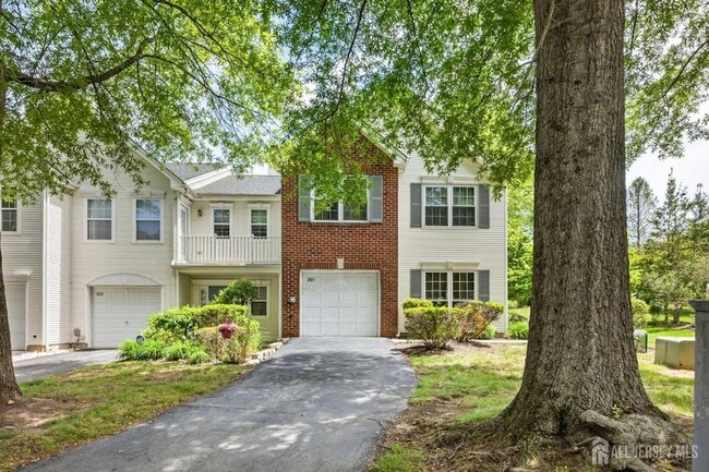 Building Photo - 301 Pheasant Run