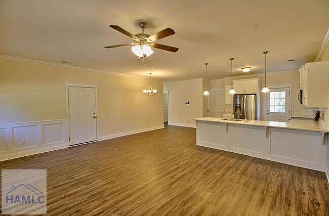 Photo - 455 Bluff Rd