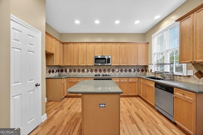 Photo - 1222 Creekside Pl SE