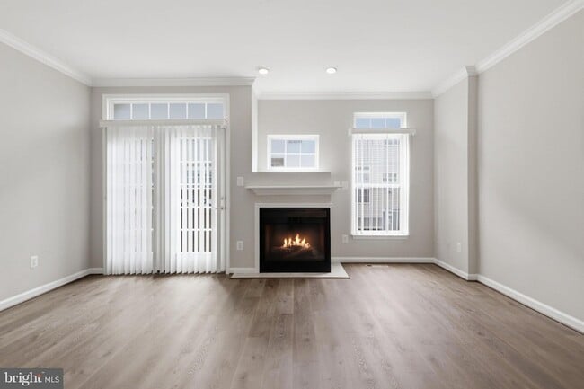 Photo - 986 Harrison Cir