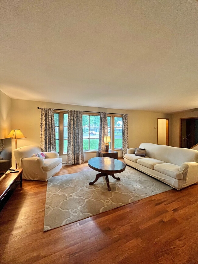 Photo - 15548 Brewster Rd Unit ID1057690P