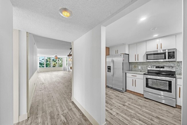 Photo - 3051 NE 48th St Unit 301