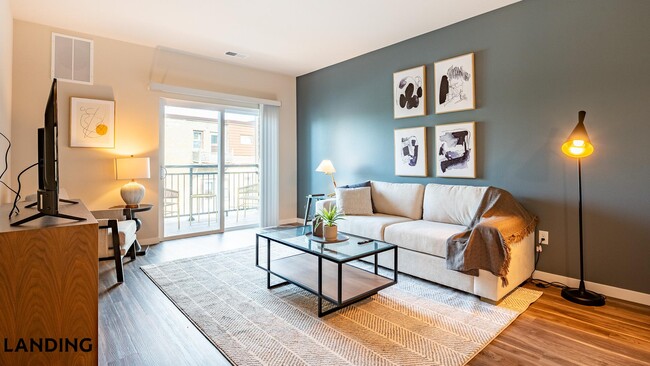 Building Photo - 2701 N 23rd St Unit 725