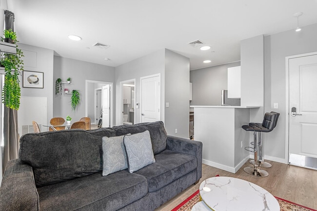 Photo - 95 Broadway-SI ID1240366P Unit SI ID1240366P