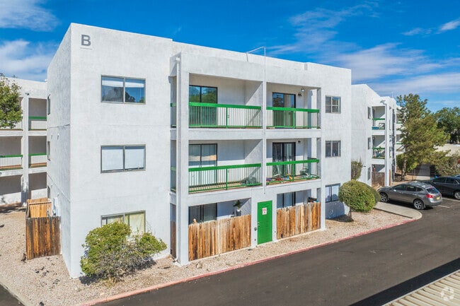 Alternate Community Image - Evergreen Apartments