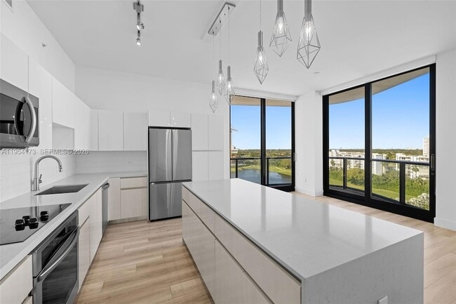 Building Photo - 101 Diplomat Pkwy Unit 1001