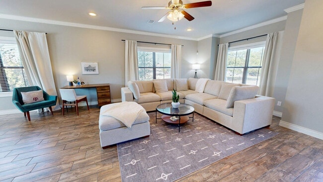 Photo - 636 Clay St Unit ID1328091P