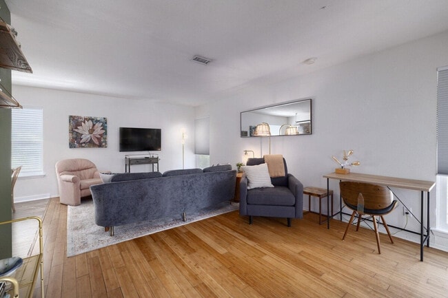 Building Photo - 2806 Rae Dell Ave Unit SI ID1495899P