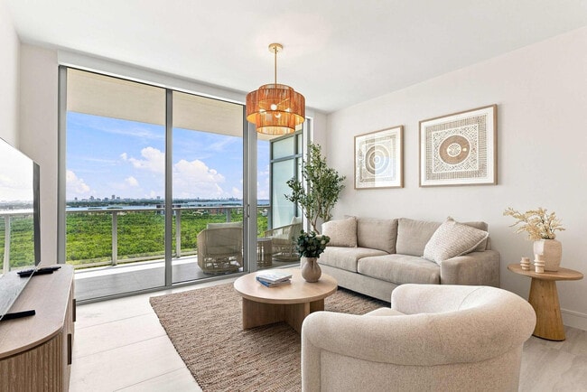 Photo - 2411 Laguna Cir Unit SI FL17-ID1625717P