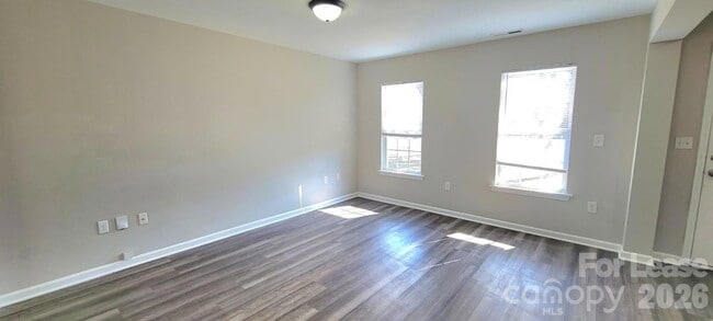 Photo - 4539 Springview Rd