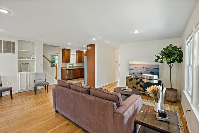 Photo - 6505 Columbia Pike Unit ID1395436P