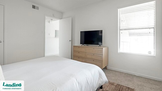 Photo - 1071 Clayton Ln Unit M0509