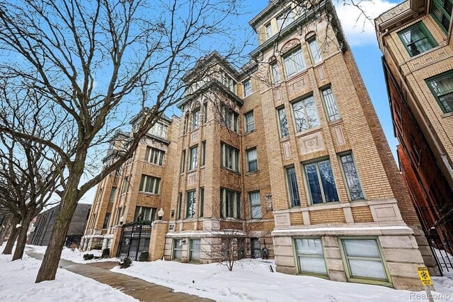 Photo - 120 Seward Ave Unit 108