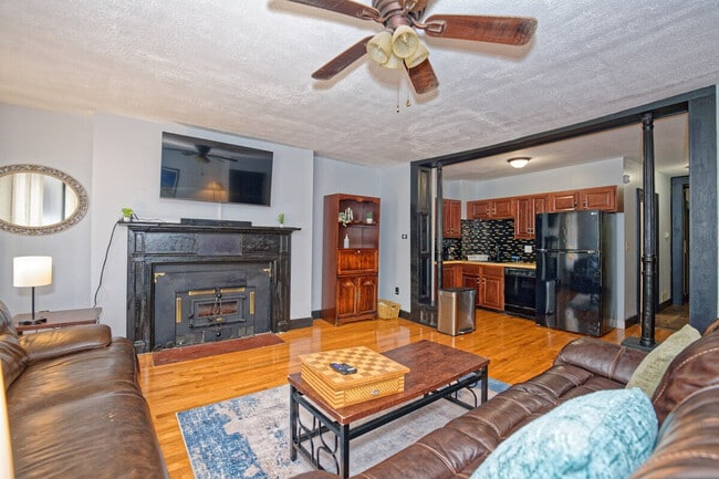 Building Photo - 111 Green St Unit SI ID1501084P