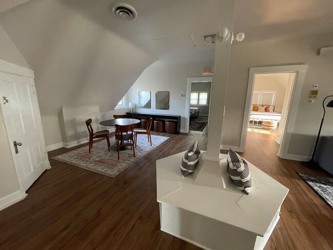 Photo - 351 Thrall St Unit ID1234535P