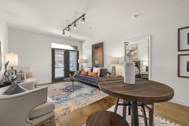 Photo - Comet Garner