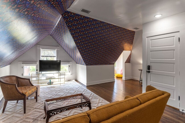 Photo - 1382 Burdette Ave Unit ID1056112P