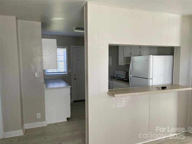 Photo - 3540 Bost St