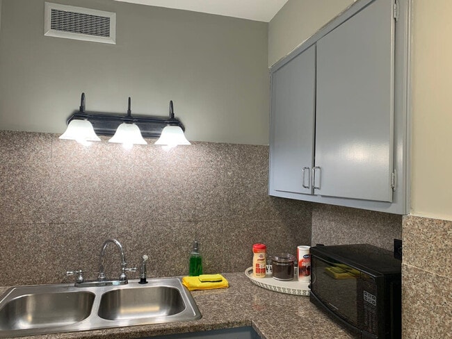 Photo - 300 Peachtree St Unit ID1299382P