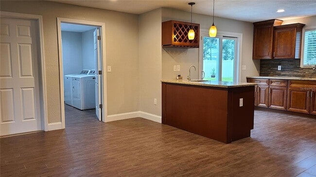 Photo - 1718 Cardinal Dr