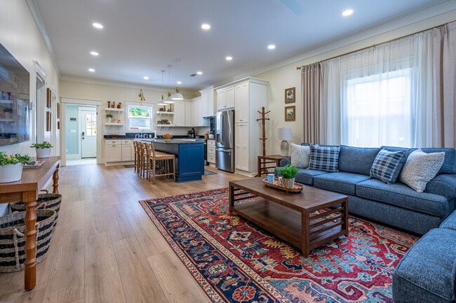 Building Photo - 29 Wingfoot Trail Unit SI ID1542230P