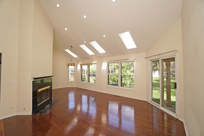 Photo - 229 Willow Pkwy