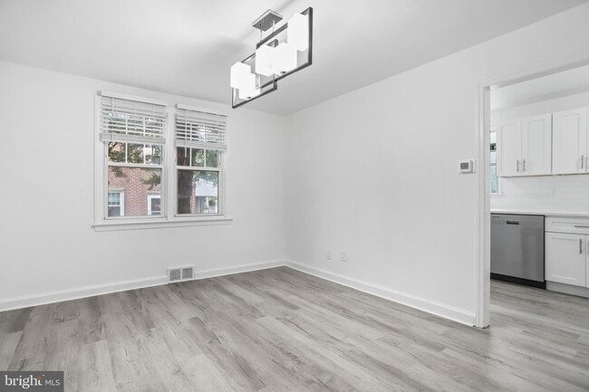 Photo - 1913 Winton Ave