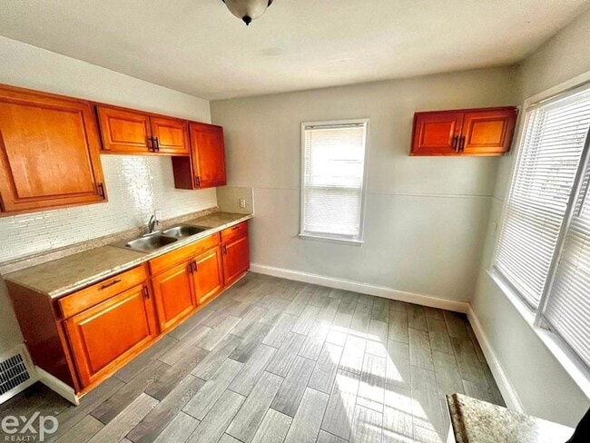 Photo - 19309 Avon Ave