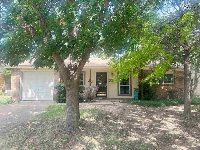 Building Photo - 5119 Parklane Dr